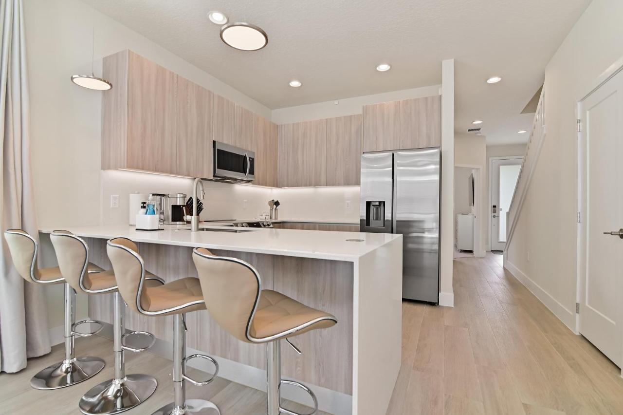 New Modern & Spacious Townhouse Near Disney - 4Br And 3Fb オーランド エクステリア 写真