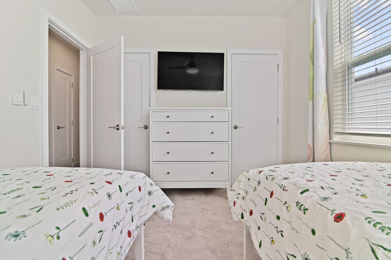 New Modern & Spacious Townhouse Near Disney - 4Br And 3Fb オーランド エクステリア 写真